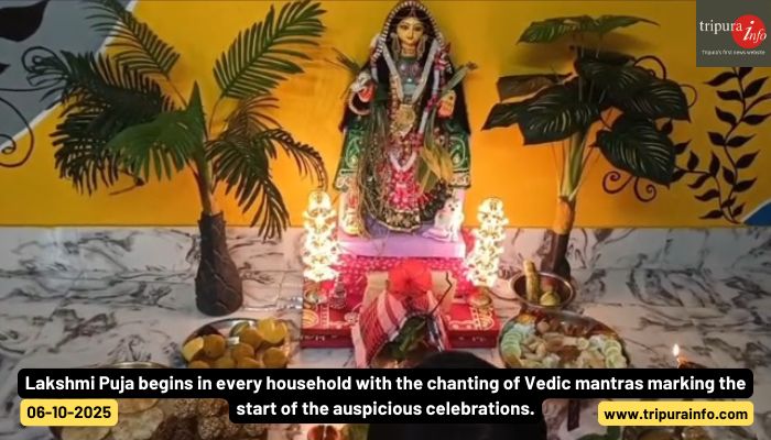 Lakshmi Puja begins in every household with the chanting of Vedic mantras marking the start of the auspicious celebrations.