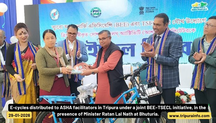 E-cycles distributed to ASHA facilitators in Tripura under a joint BEE–TSECL initiative, in the presence of Minister Ratan Lal Nath at Bhuturia.
