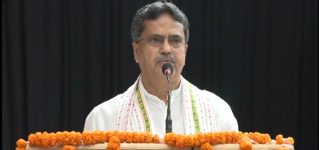 খোয়াই জেলার বিভিন্ন প্রকল্পের উদ্বোধন ও ভিত্তিপ্রস্তর স্থাপন অনুষ্ঠানে বক্তব্য রাখছেন মাননীয় মুখ্যমন্ত্রী প্রফেসর ডাঃ মানিক সাহা মহোদয়