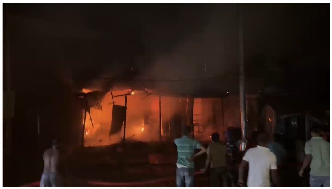 TRIPURAINFO-Pix-Several-shops-gutted-in-fire-two-injured22108